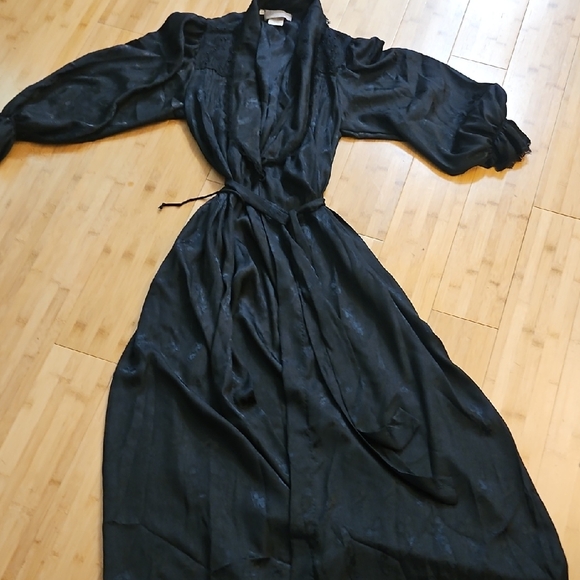 Vintage Other - Vintage Elegant Black Long-Sleeve Dress Robe Jacket